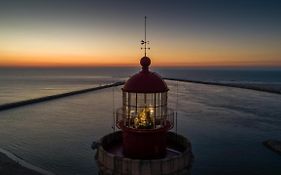 Manny'S Place - By The Sea